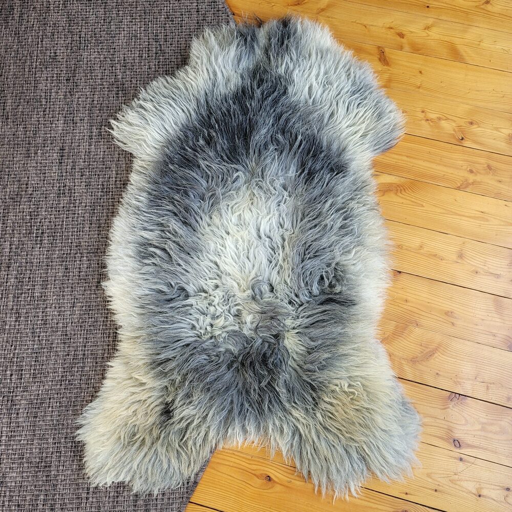 Genuine Gotland Cross Sheepskin Rug Natural Gray 50" x 30" - Picture 5 of 6